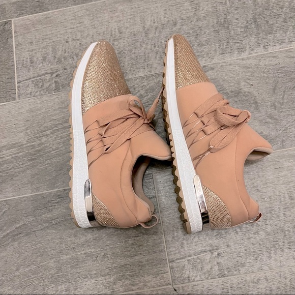 Qupid womens sneakers pink with rose gold sparkle on toes and heel size 8 - Picture 7 of 13